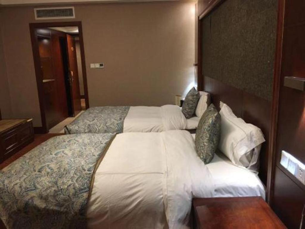 Yantai Golden Gulf Hotel Екстер'єр фото