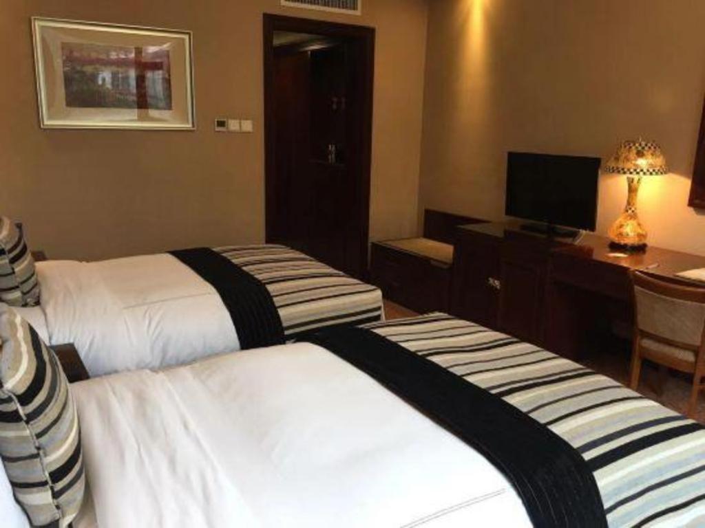 Yantai Golden Gulf Hotel Екстер'єр фото
