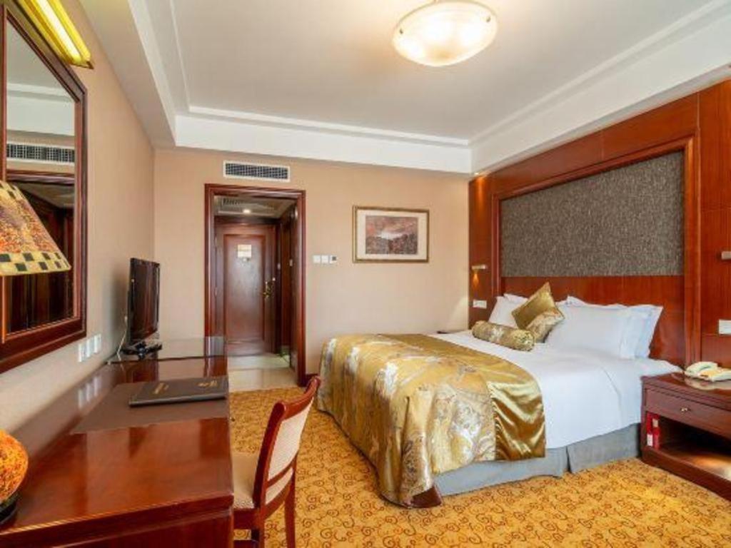 Yantai Golden Gulf Hotel Екстер'єр фото