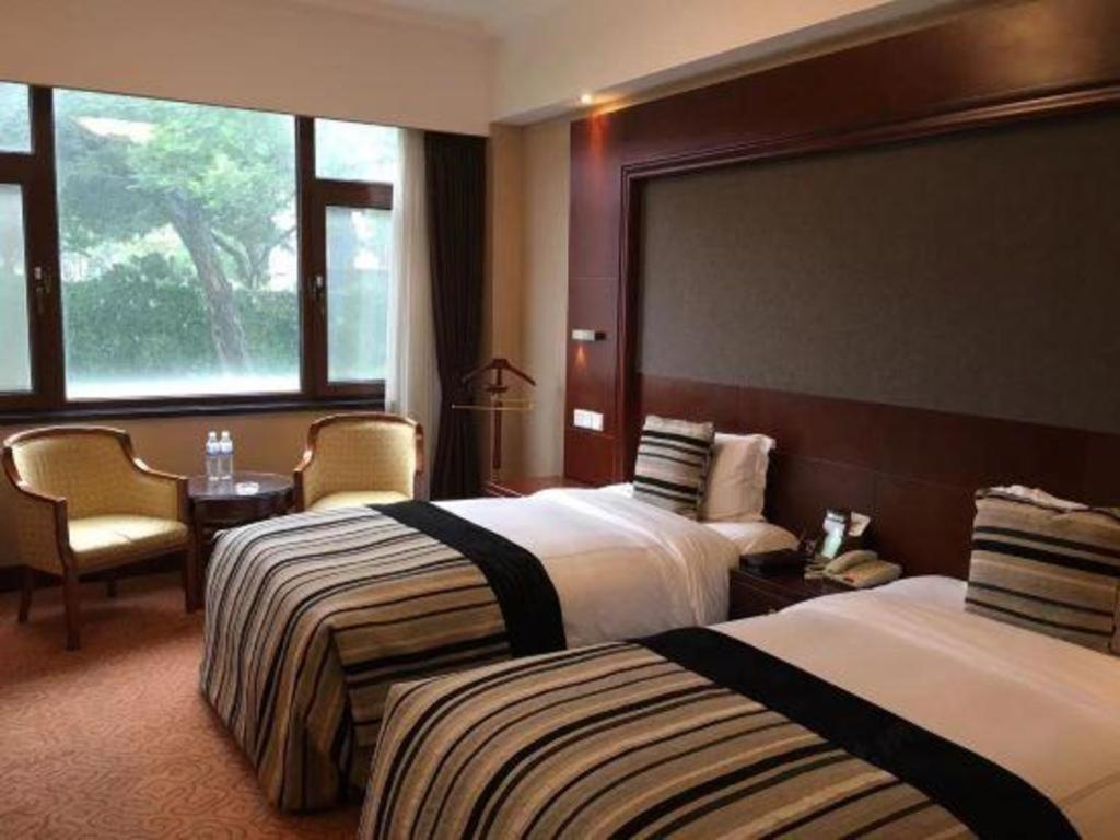 Yantai Golden Gulf Hotel Екстер'єр фото