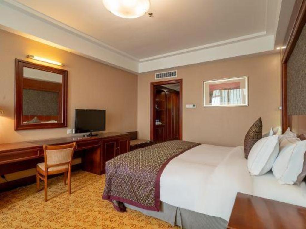 Yantai Golden Gulf Hotel Екстер'єр фото