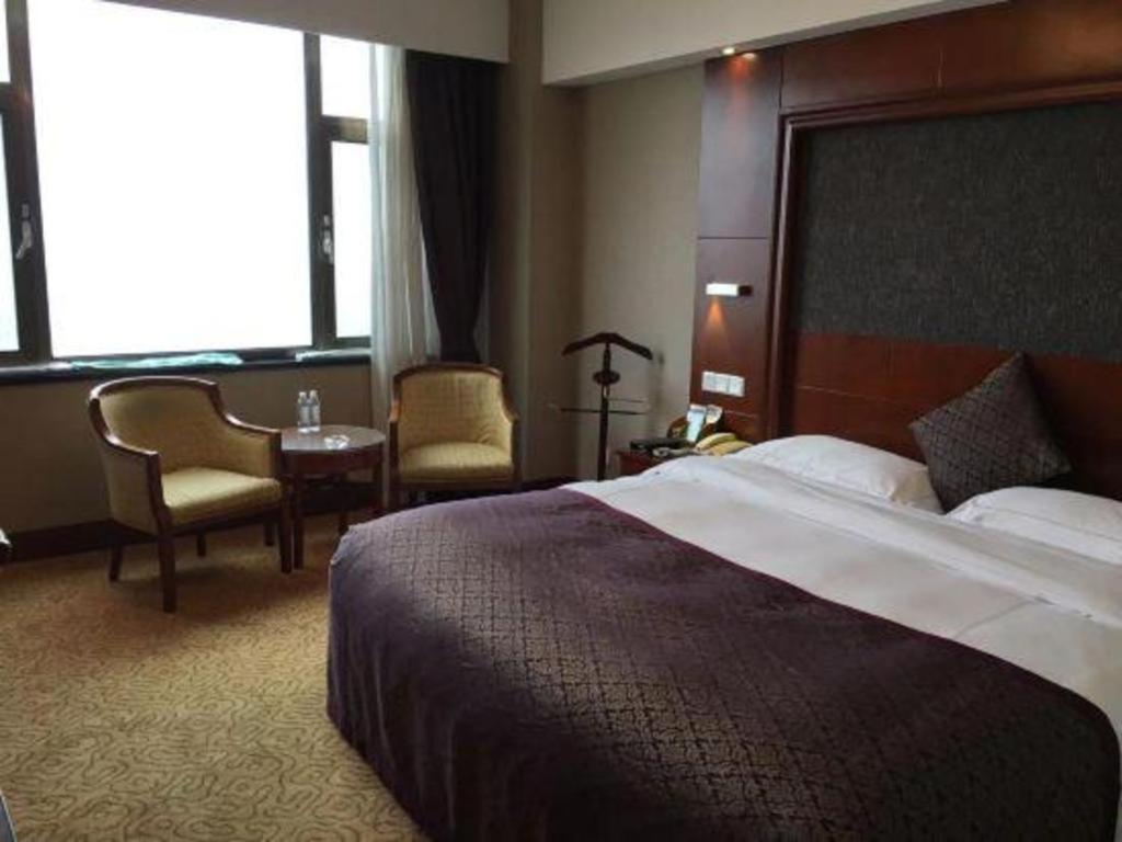 Yantai Golden Gulf Hotel Екстер'єр фото