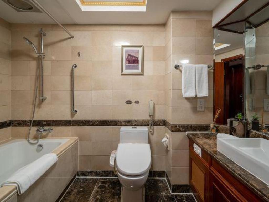 Yantai Golden Gulf Hotel Екстер'єр фото
