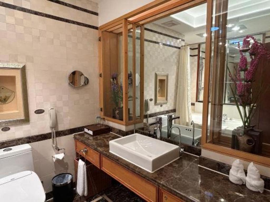 Yantai Golden Gulf Hotel Екстер'єр фото