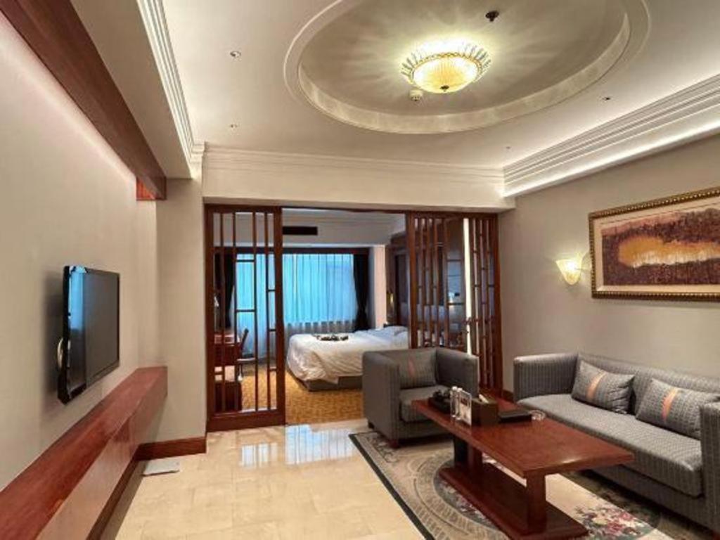 Yantai Golden Gulf Hotel Екстер'єр фото