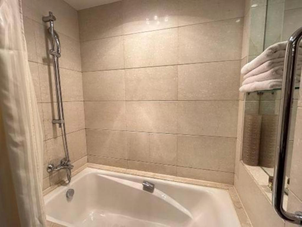 Yantai Golden Gulf Hotel Екстер'єр фото