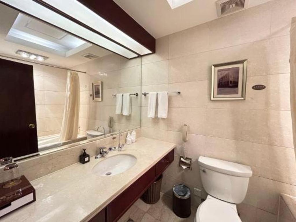 Yantai Golden Gulf Hotel Екстер'єр фото