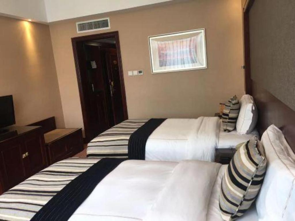 Yantai Golden Gulf Hotel Екстер'єр фото